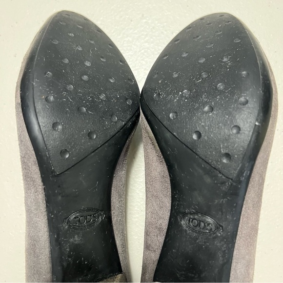 TOD’S Debbie Button Suede Leather Heels - Picture 10 of 13